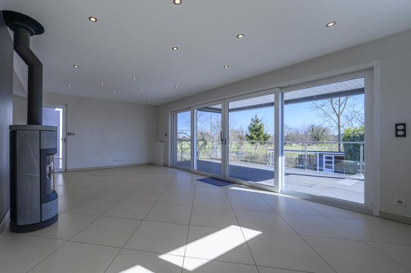 Maison - 305 m² - 7 pièces