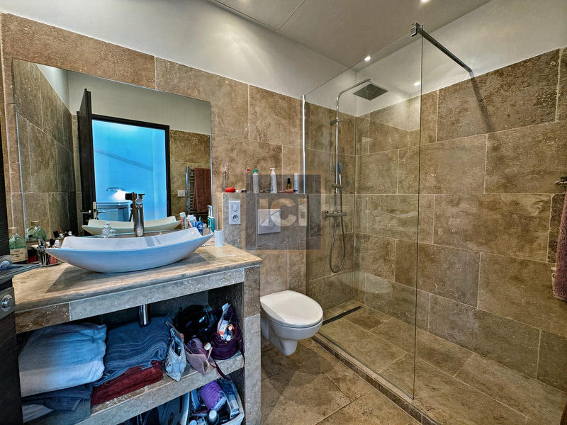 Duplex - 121 m² - 6 pièces