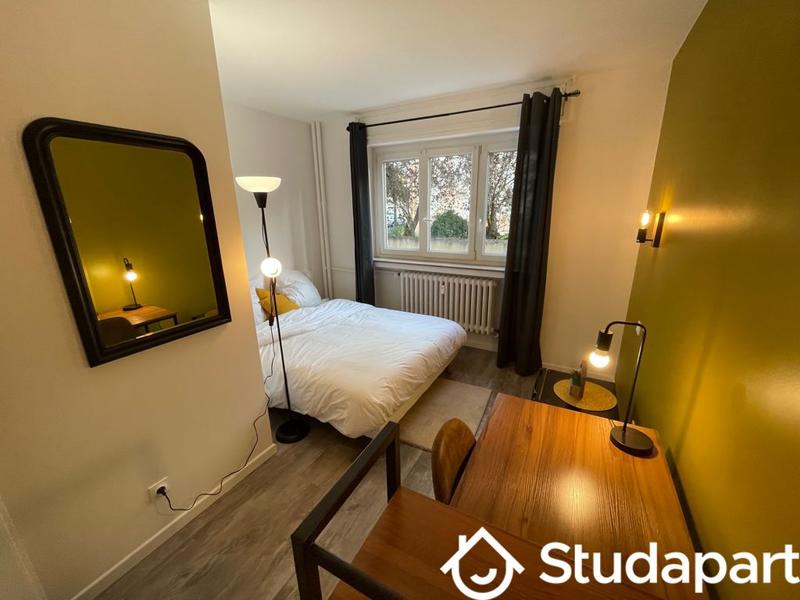 Chambre - 13 m² - 1 pièce