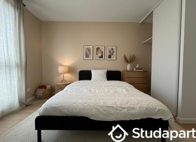 Chambre - 100 m² - 1 pièce