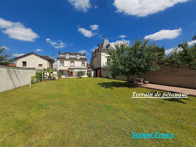 Maison - 158 m² - 8 pièces