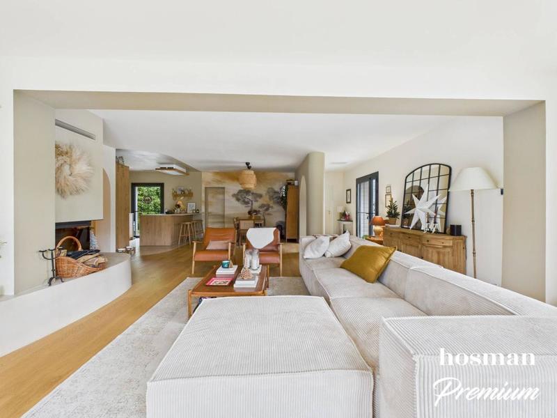 Maison - 180 m² - 6 pièces