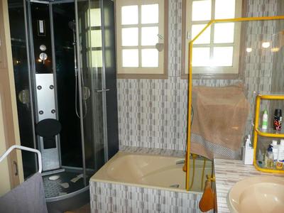 Maison - 222 m² - 10 pièces