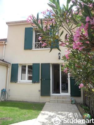 Chambre - 13 m² - 1 pièce