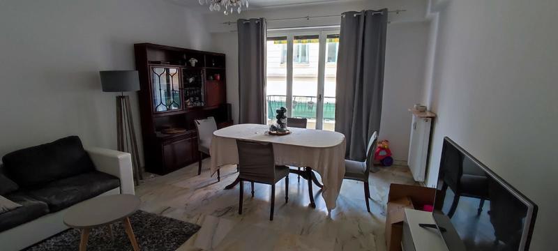 Appartement - 82 m² - 3 pièces