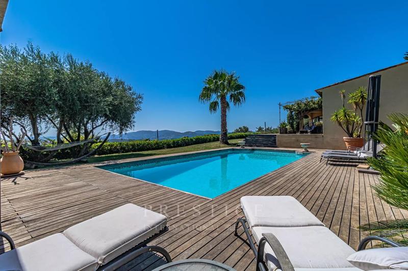 Maison - 179 m² - 8 pièces