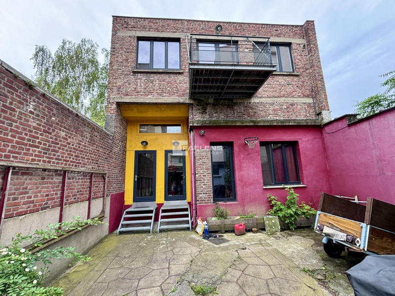 Loft - 383 m² - 9 pièces