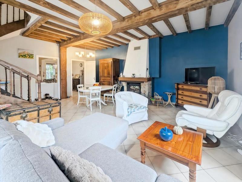 Maison - 151 m² - 11 pièces