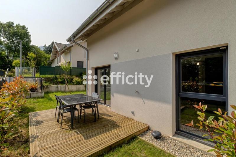 Appartement - 90 m² - 5 pièces