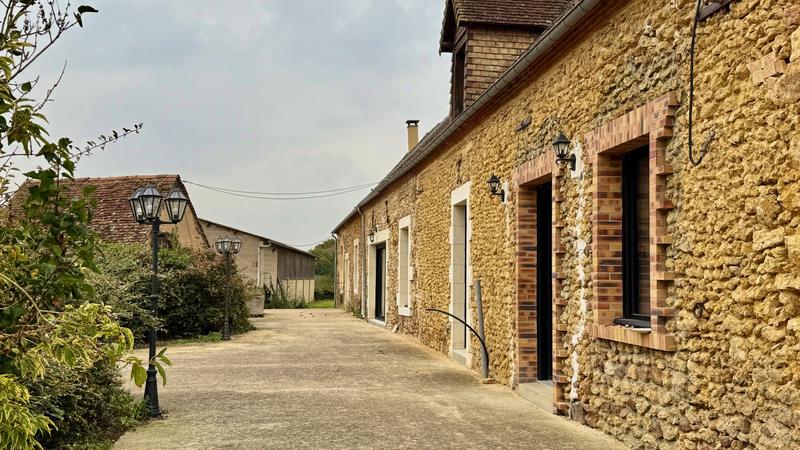 Maison ancienne - 215 m² - 6 pièces