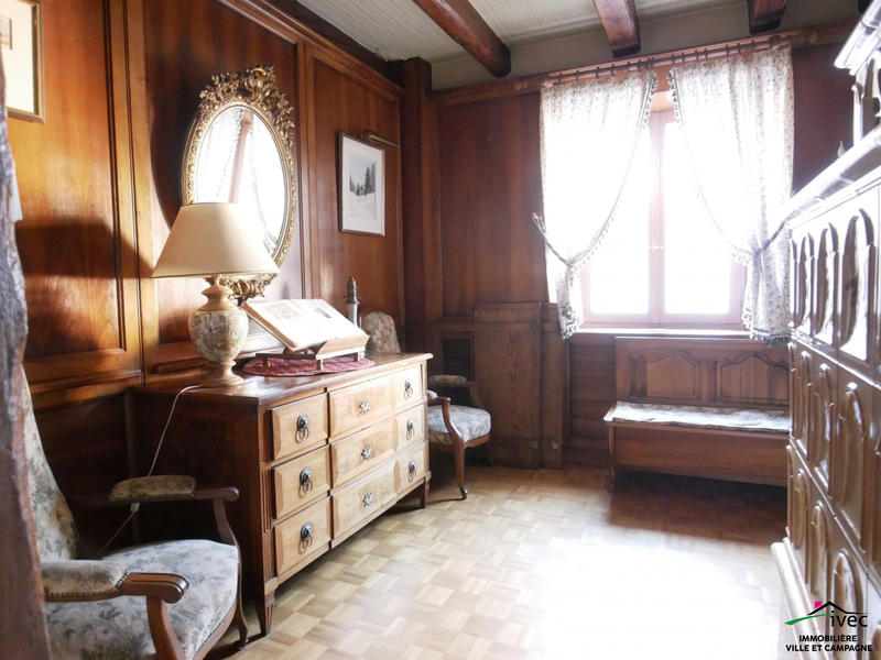 Maison - 238 m² - 8 pièces