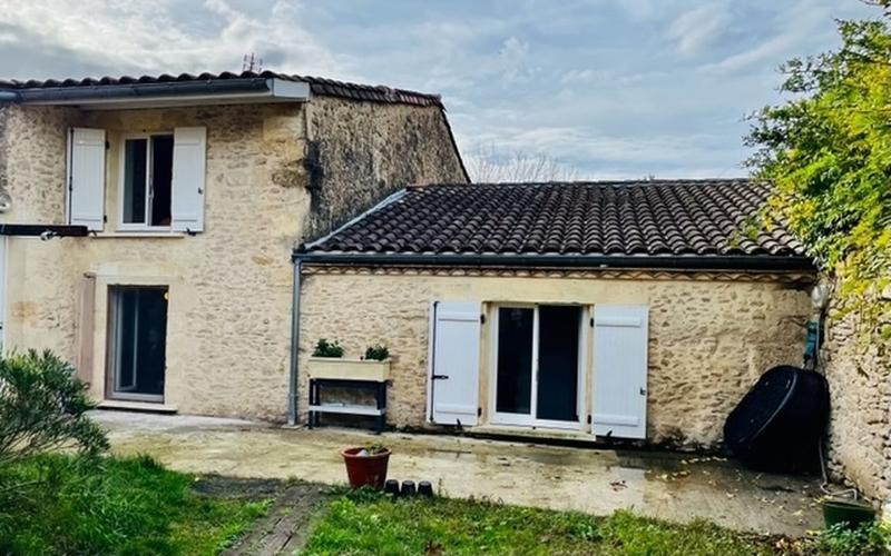 Maison en pierre - 77 m² - 4 pièces
