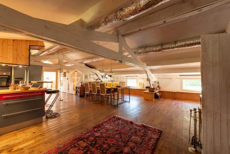 Loft - 167 m² - 4 pièces