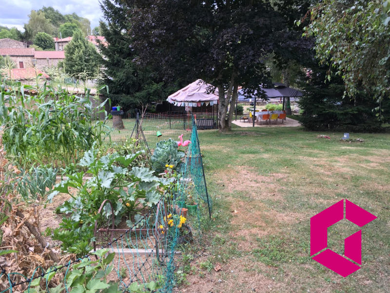 Maison - 300 m² - 16 pièces