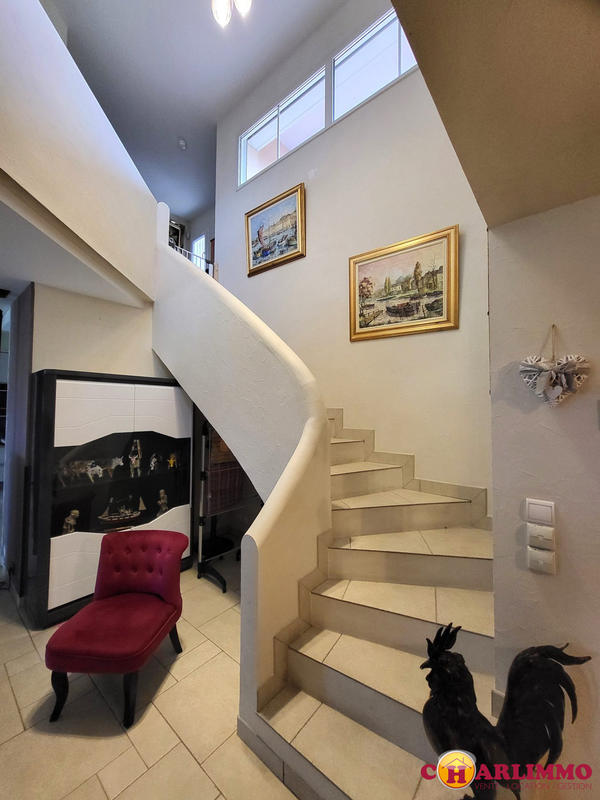 Maison traditionnelle - 208 m² - 5 pièces