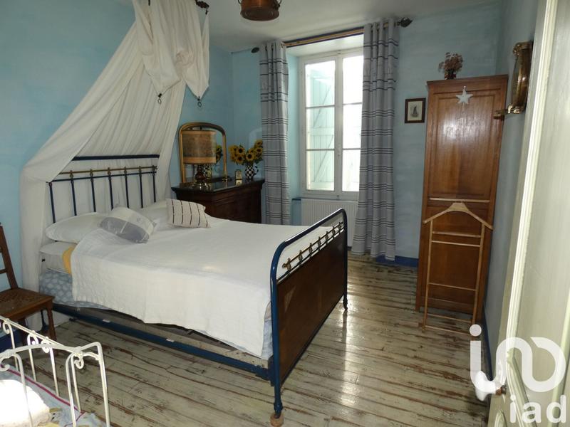 Maison de village - 300 m² - 10 pièces