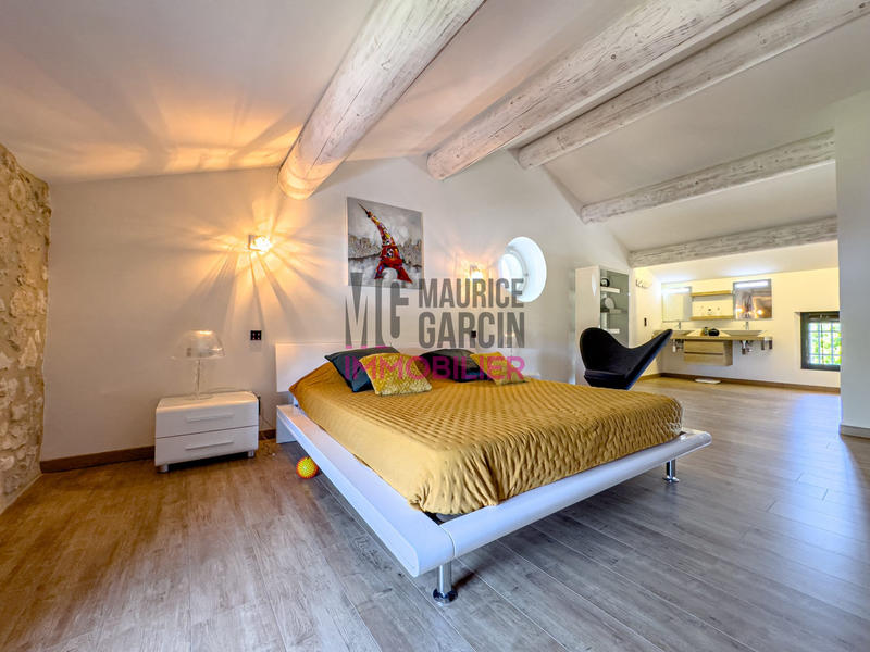 Maison - 468 m² - 7 pièces