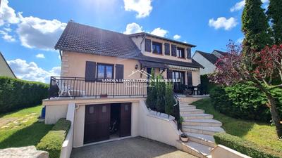 Maison - 137 m² - 7 pièces