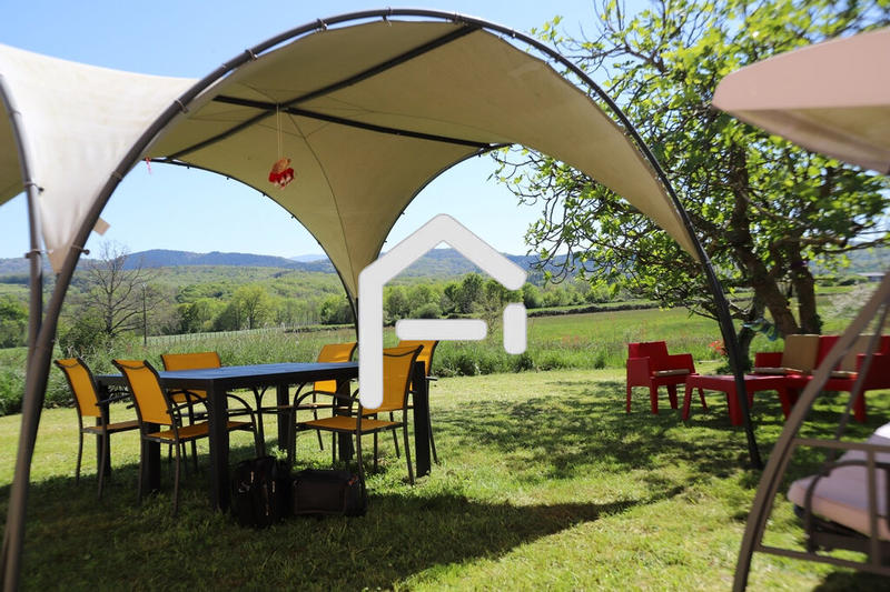 Corps de ferme - 214 m² - 5 pièces