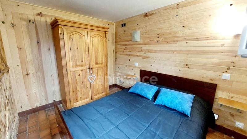 Maison - 222 m² - 8 pièces