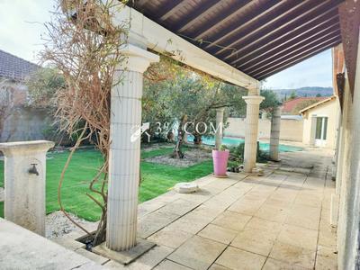 Villa - 137 m² - 7 pièces