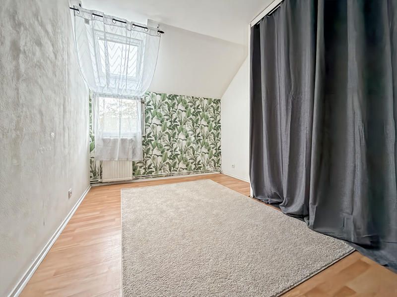 Maison - 80 m² - 5 pièces