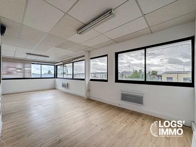 Bureau - 65 m² - 5 pièces