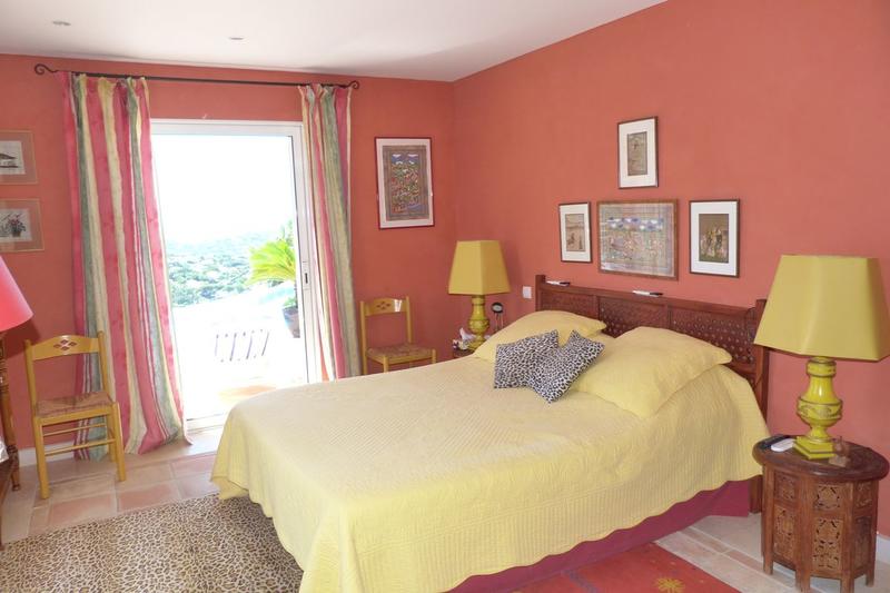 Villa - 270 m² - 6 pièces