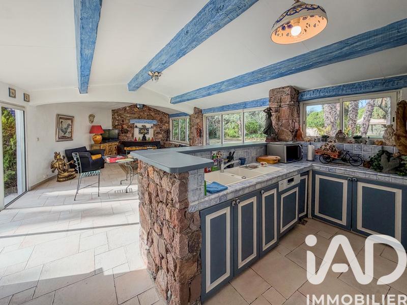 Maison - 233 m² - 8 pièces