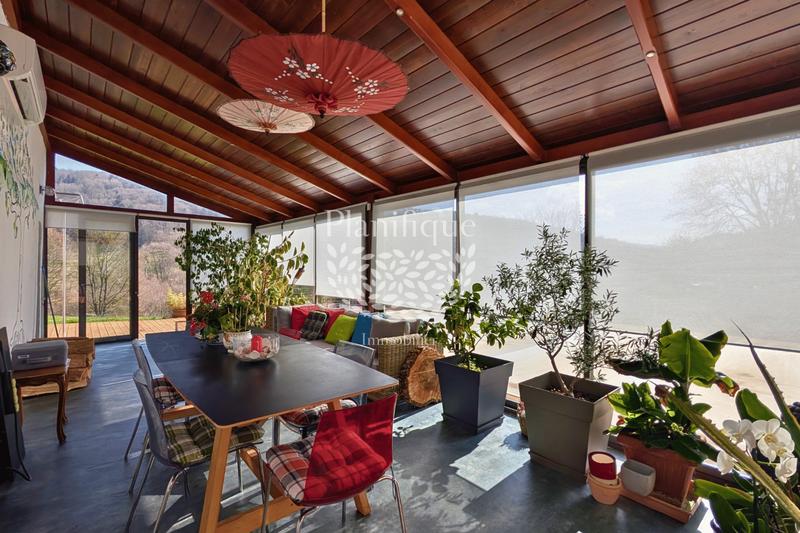 Maison - 240 m² - 5 pièces