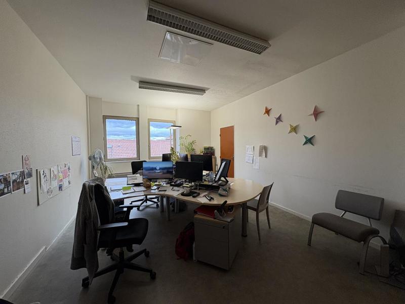 Local commercial - 470 m² - 15 pièces