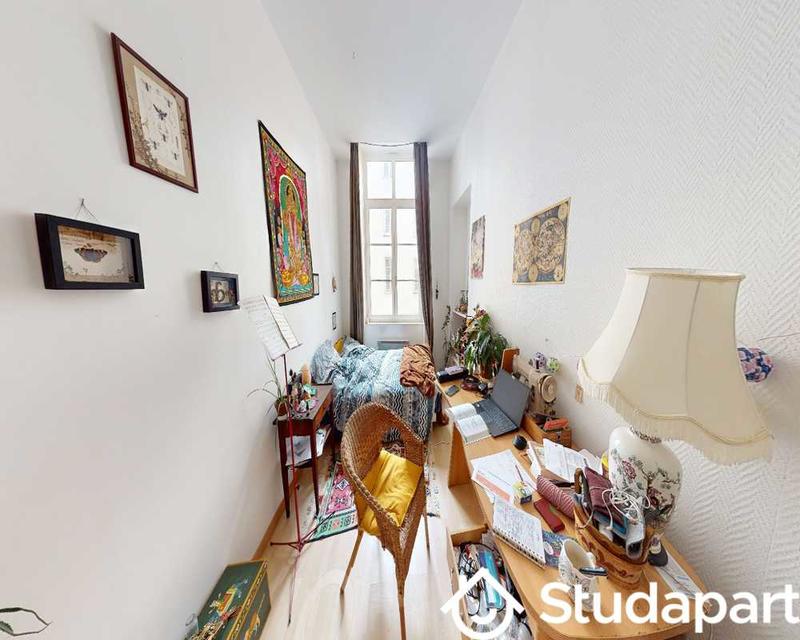 Chambre - 100 m² - 1 pièce