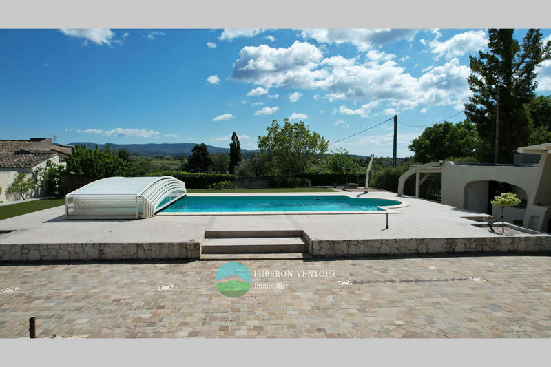 Maison - 220 m² - 6 pièces