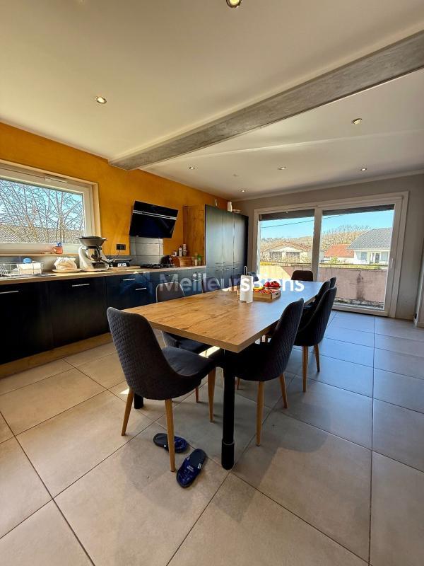 Maison - 180 m² - 7 pièces