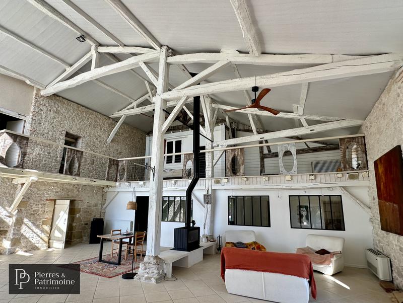 Propriété - 373 m² - 10 pièces