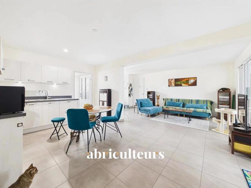 Appartement ancien - 70 m² - 3 pièces