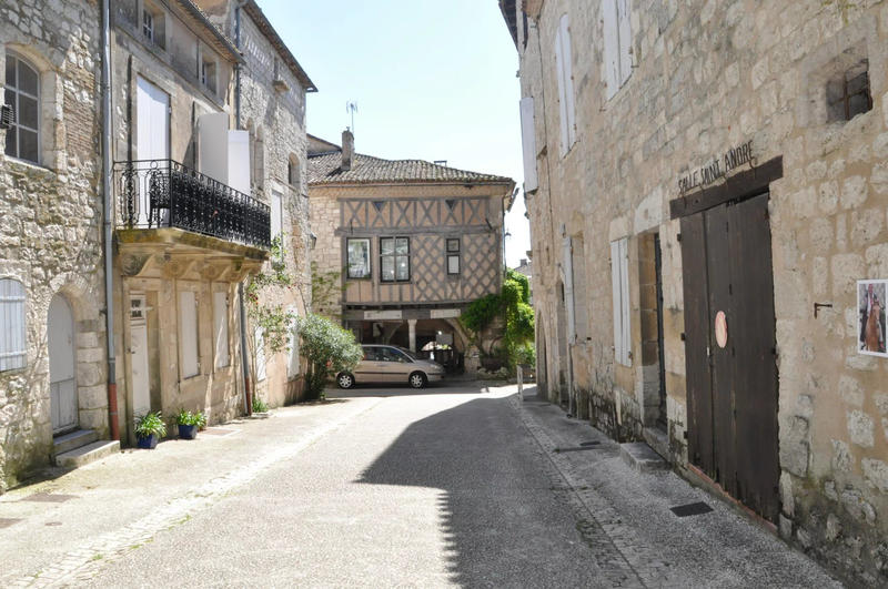 Maison - 240 m² - 10 pièces