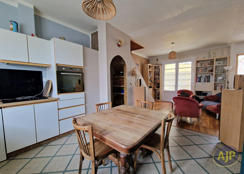 Maison - 146 m² - 6 pièces