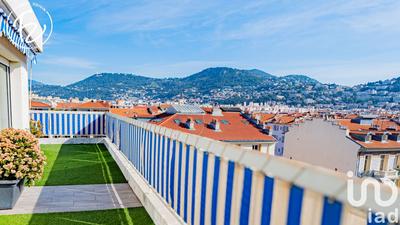 Appartement - 90 m² - 4 pièces