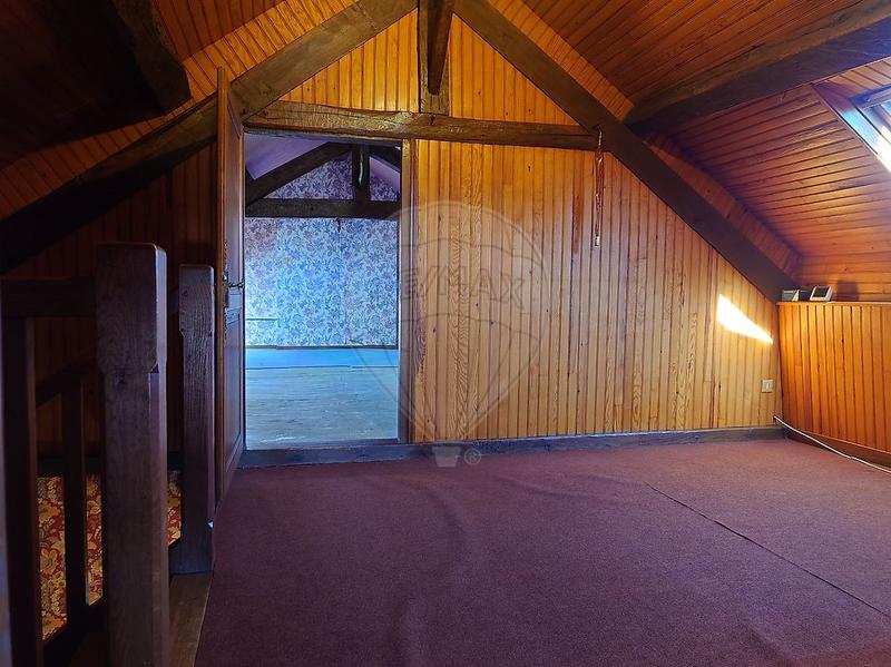 Maison - 182 m² - 9 pièces