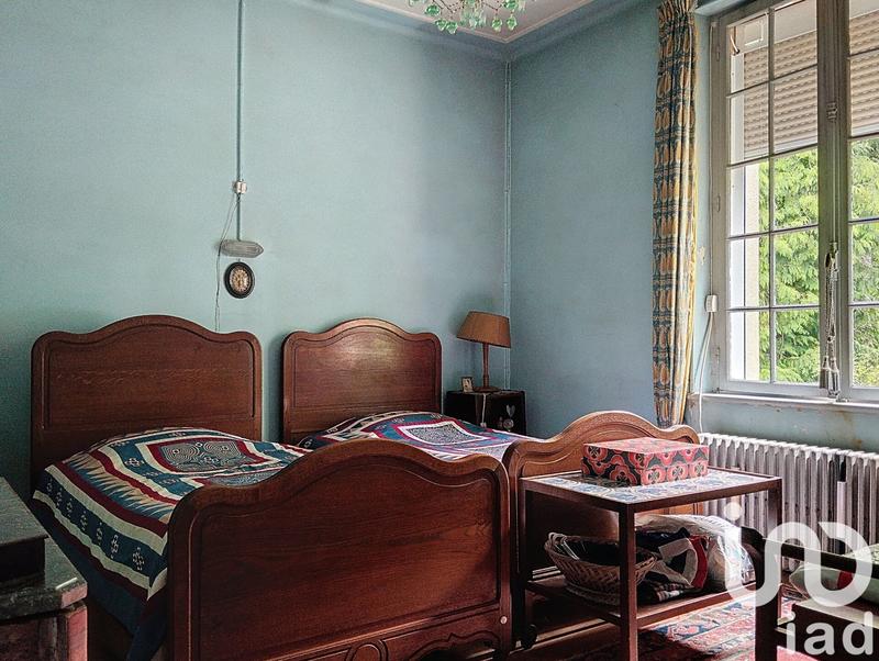 Maison - 241 m² - 10 pièces