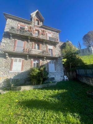 Immeuble - 214 m² - 14 pièces