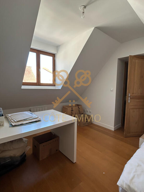 Maison - 90 m² - 5 pièces