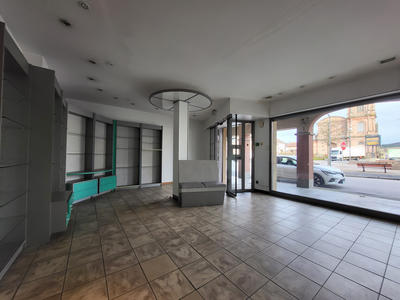 Local commercial - 130 m² - 2 pièces