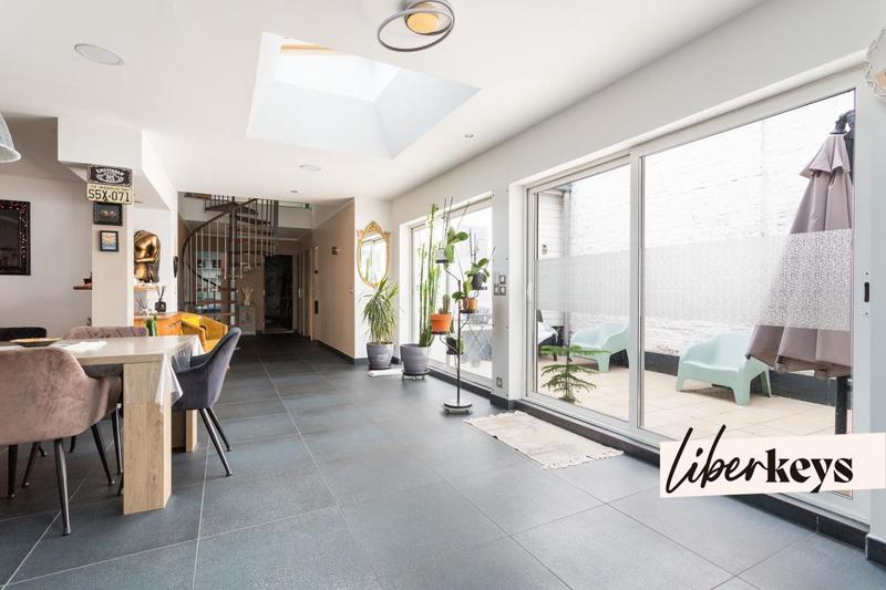 Maison - 208 m² - 8 pièces