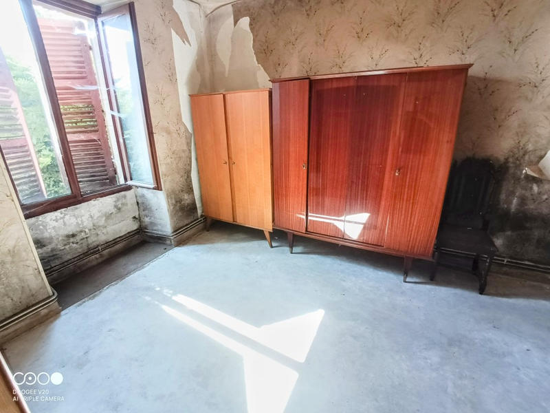 Maison - 180 m² - 8 pièces