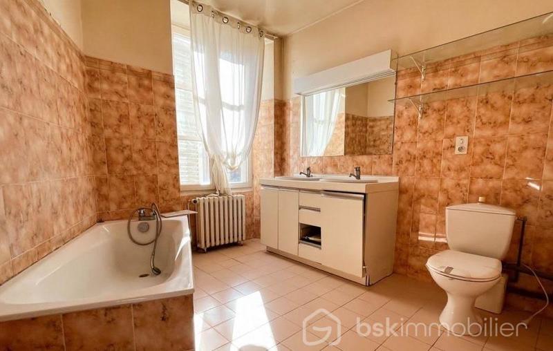 Maison de ville - 206 m² - 12 pièces