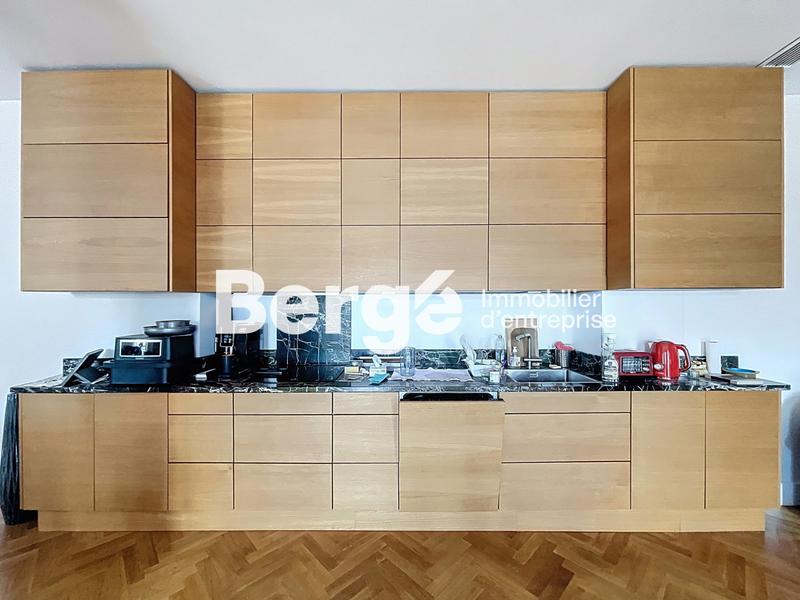 Bureau - 168 m² - 4 pièces