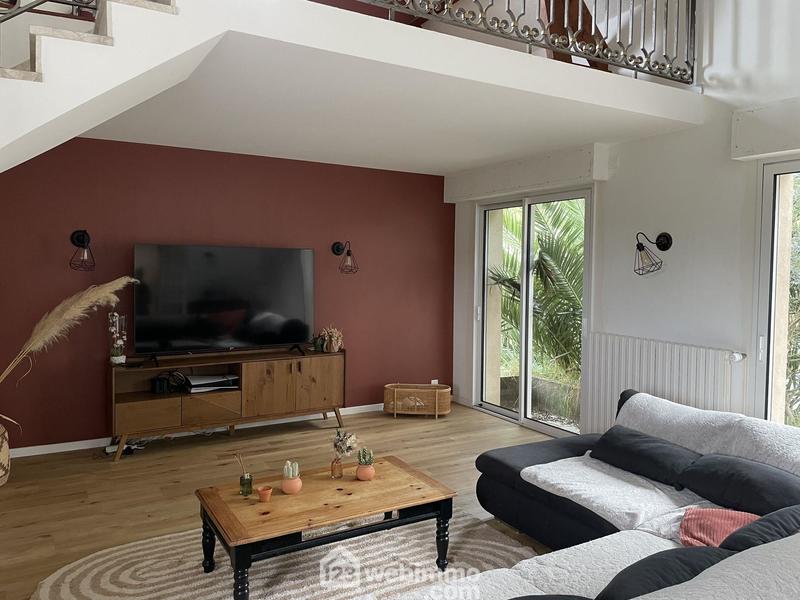 Maison - 200 m² - 8 pièces