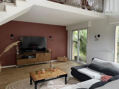 Maison - 200 m² - 8 pièces